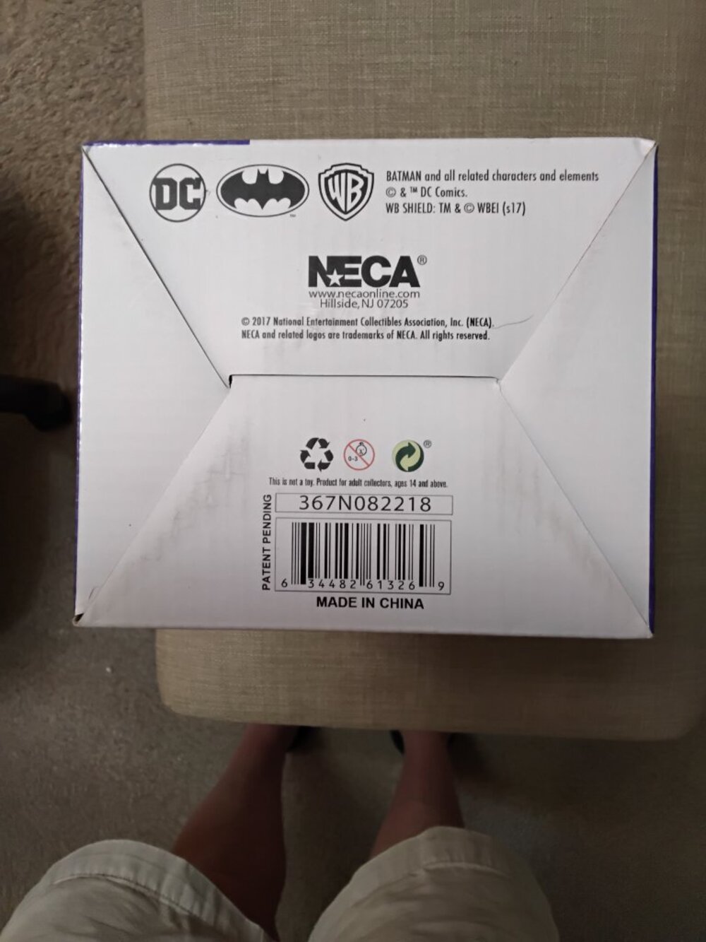 NECA DC Classic Batman Head Knocker Bobblehead (8" Resin) - Open Box / Pristine - Picture 4 of 4